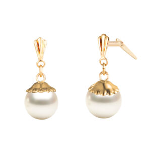 Side profile of 9ct gold pearl earrings with Andralok hinge