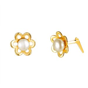 9ct yellow gold pearl daisy stud earrings close up detail