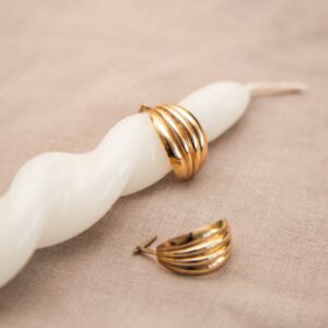 9ct yellow gold ribbed half hoop earrings close up detail