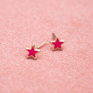 9ct yellow gold star stud earrings measuring approx. 6mm x 6mm